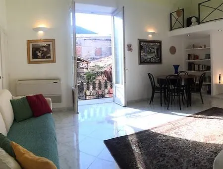Domus Osterio Magno *