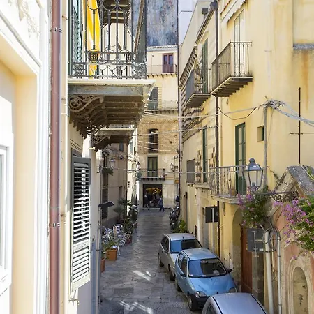 Domus Osterio Magno Apartment